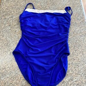 Miraclesuit size 4*